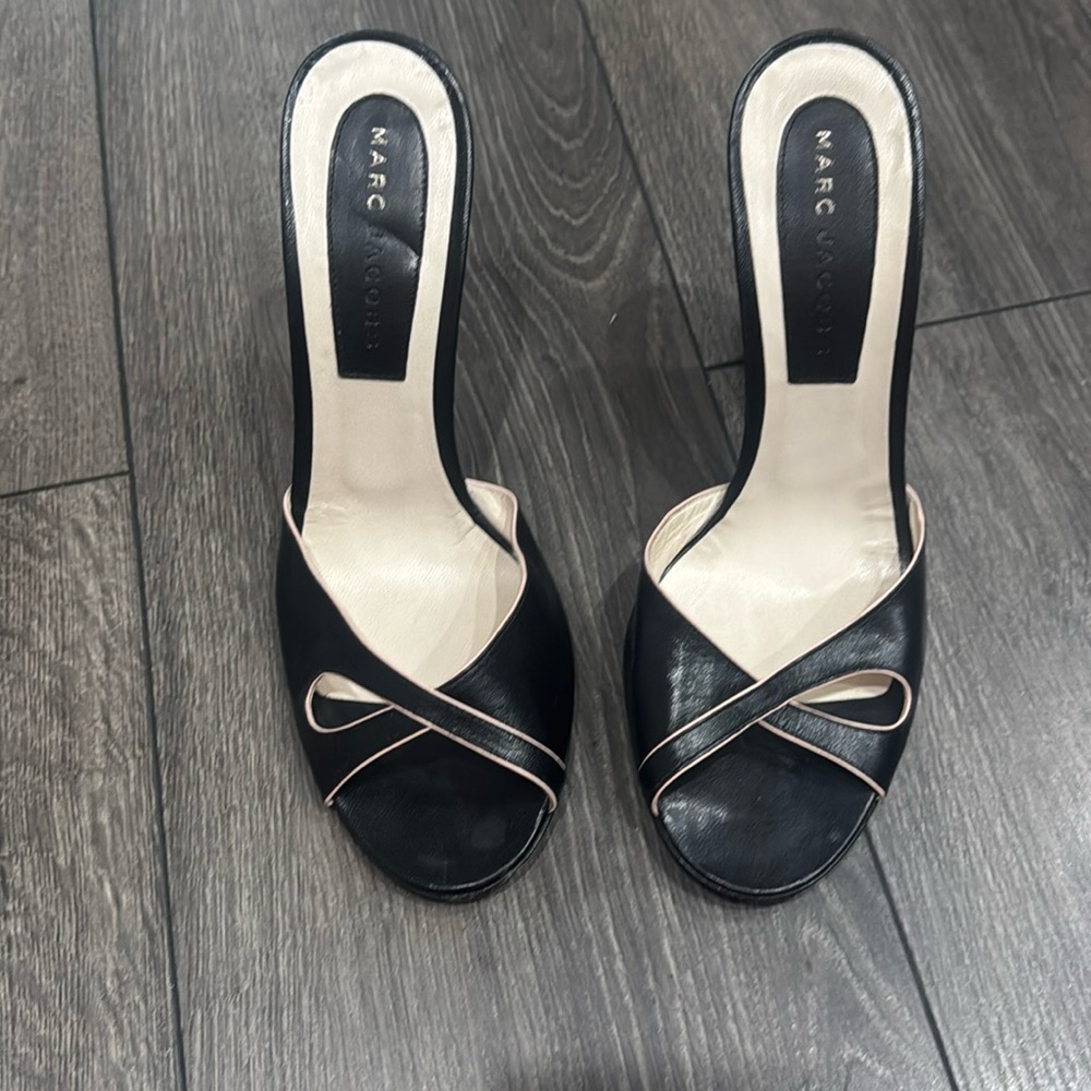 Marc Jacobs leather heels